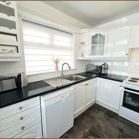 Double & Single Options In Quiet, Relaxing In Frankfield Homestay Cork