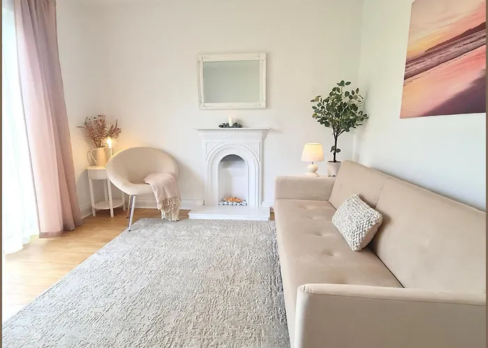 Double & Single Options In Quiet, Relaxing In Frankfield Rum i privatbostad *