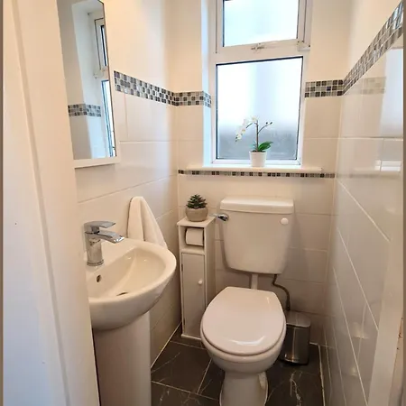 홈스테이 Double & Single Options In Quiet, Relaxing In Frankfield 코크